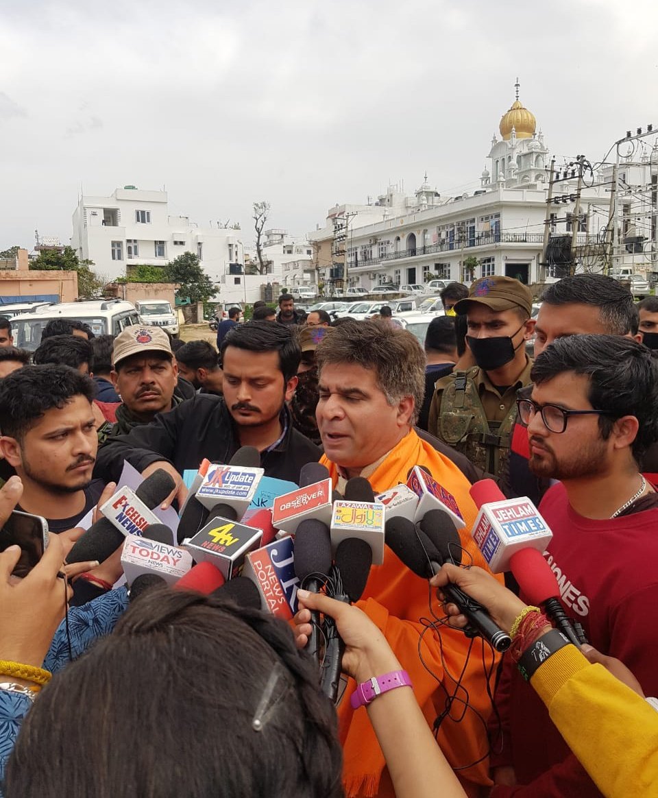 sandeep86134414's tweet photo. BJP @BJP4JnK has make big promises with Jk bank aspirants. Now it's the right time to stand with them. #justice4jkbankaspirants
#justice4jkbankaspirants @RavinderBJPJK @DrJitendraSingh @rammadhavbjp @dograjournalist @pawanjk2014 https://t.co/8GSl7BRn2i
