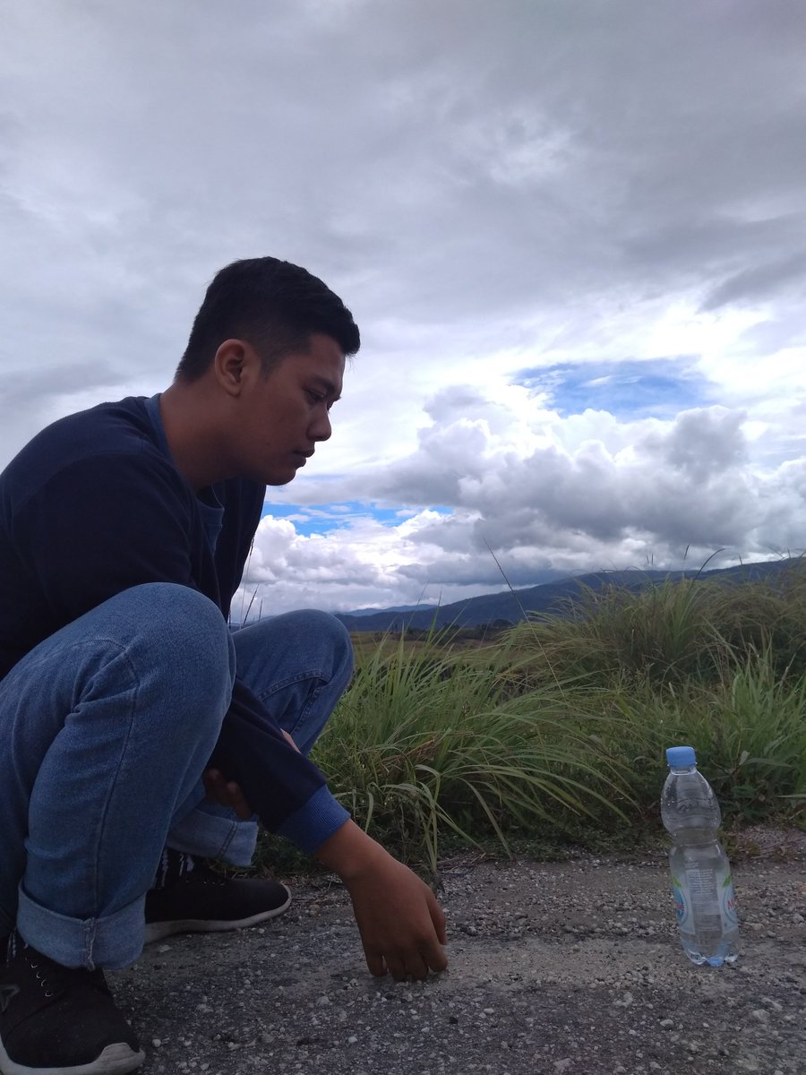 Mohammadakib_'s tweet photo. Masih dipantau dulu...

#lemineralle #SeninAmbyar #botolmineral https://t.co/VPRpmpBmng