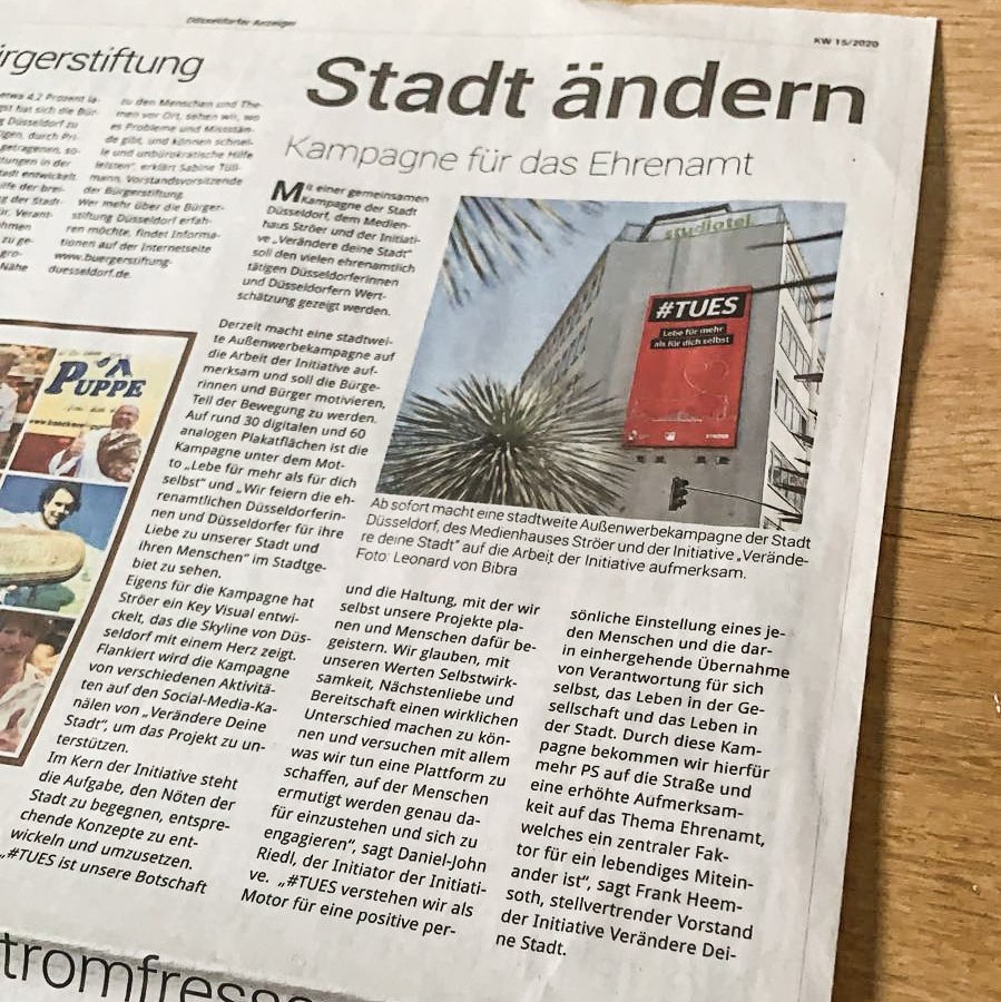 TueSmovement's tweet photo. #TUESmovement im Düsseldorfer Stadtanzeiger.
Bericht über die gemeinsame Kampagne mit @StroeerMedia und @Duesseldorf
Wir feiern Ehrenamt und bürgerschaftlichen Einsatz. 
#TUES und lebe für mehr als für dich selbst.
#veraenderedeinestadt #SuchtderStadtBestes https://t.co/vLKnGMKvX6