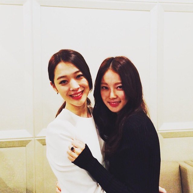 17. Sulli with former SM Trainee Gong Seungyeon ( Twice Jeongyeon's sister )