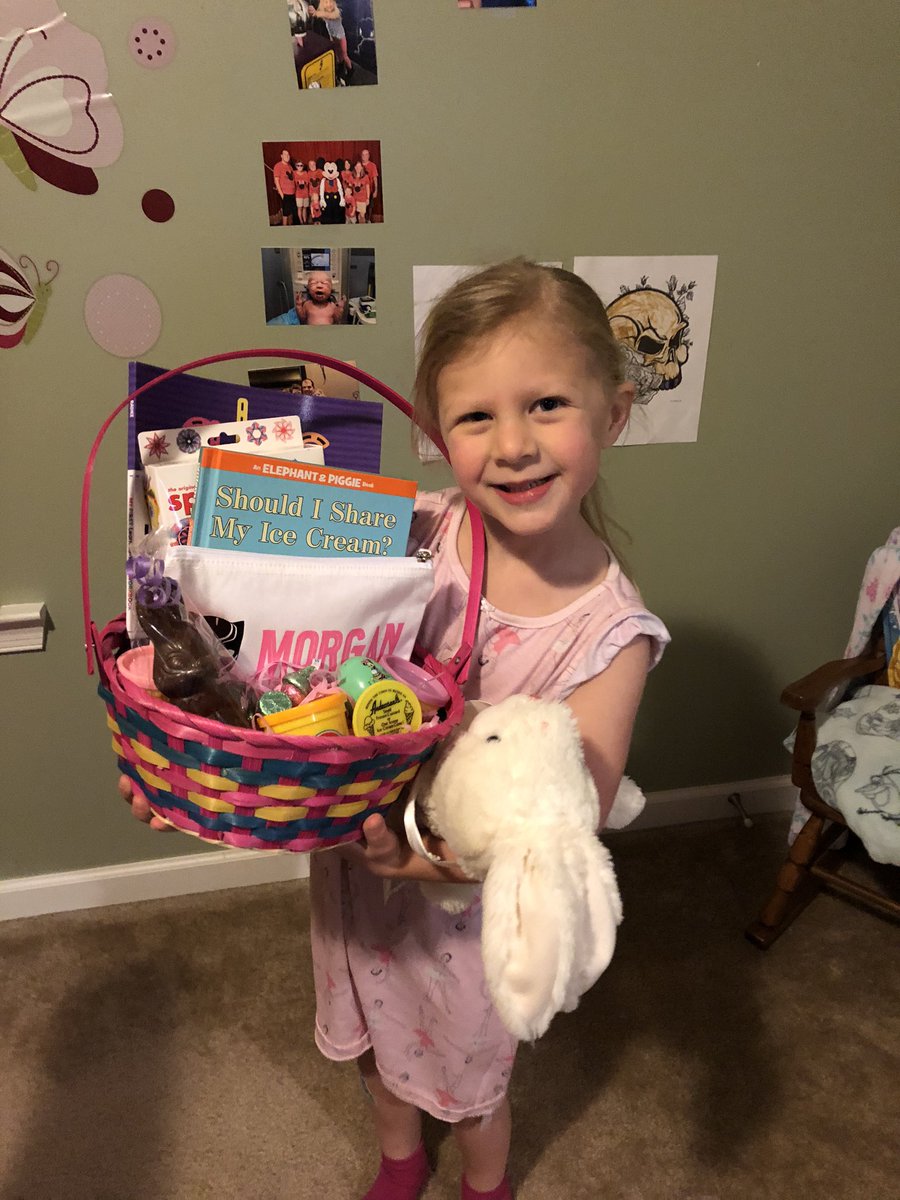PROFE127's tweet photo. ¡Feliz Pascua! #HMSTogether #HCSDConnects https://t.co/ZmmUSuNGRG