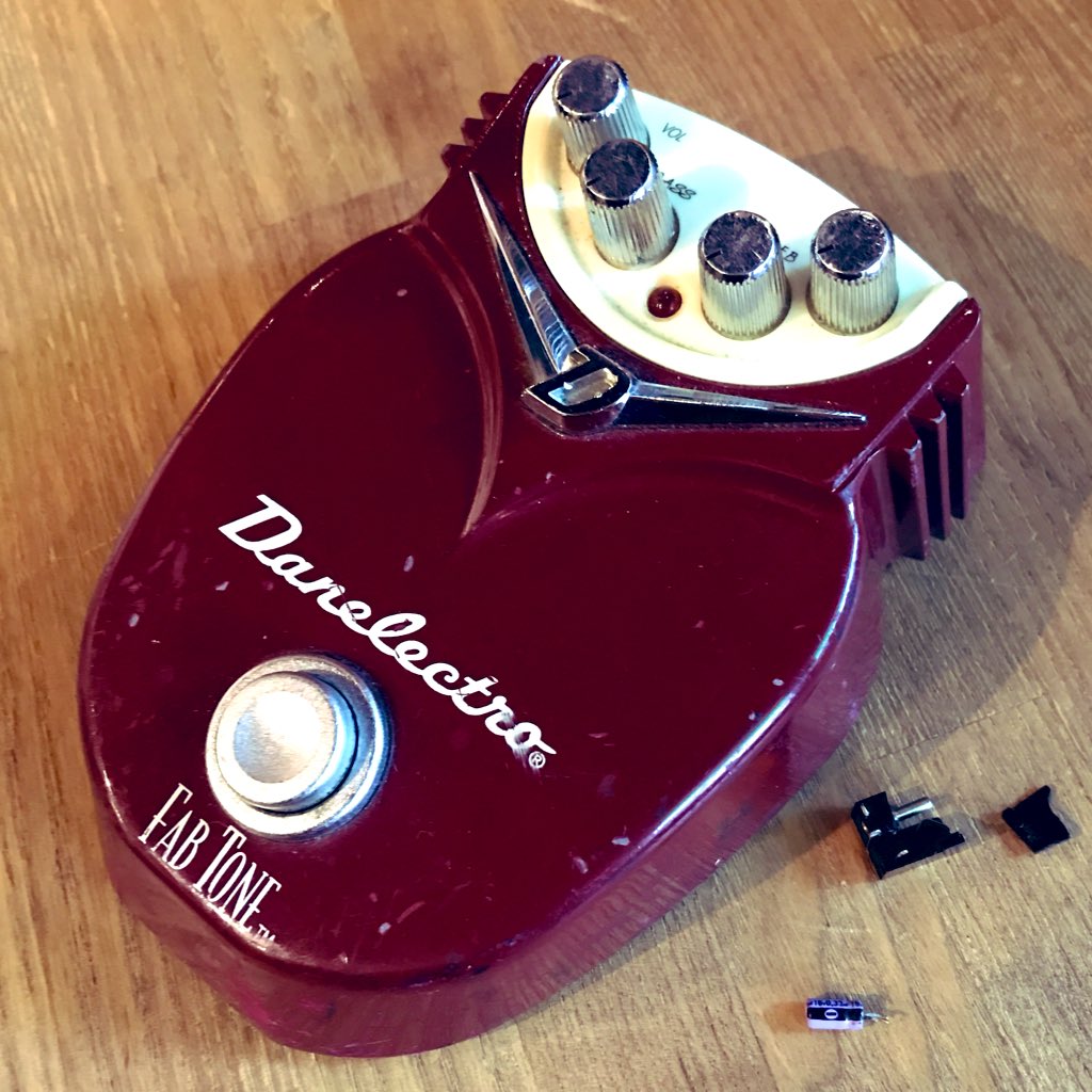 名機Danelectro FABTONE