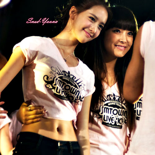 20. Yoona and Victoria 