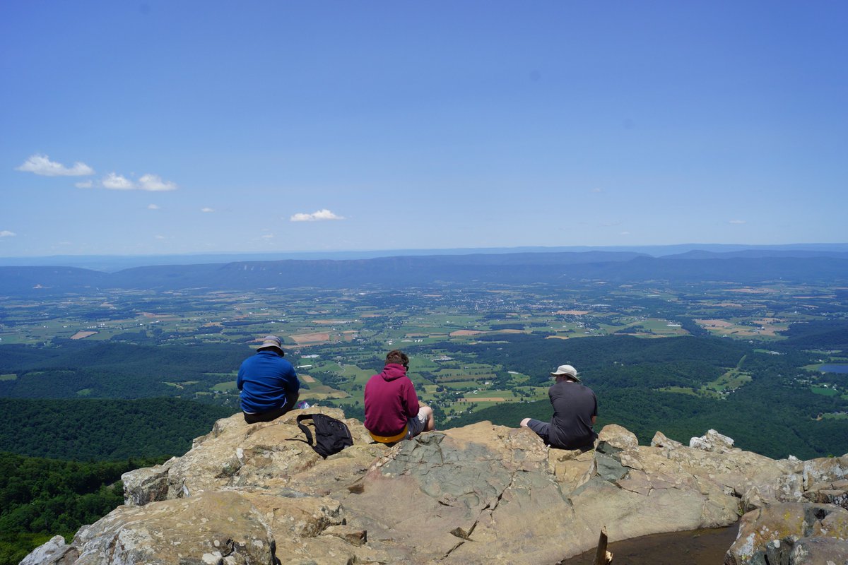 DCIM_JustinA's tweet photo. @KevinMoore2885 Nothing beats a good hike!

I've been to a handful of national parks and views as well as the feeling of tranquility are unmatched in my book. https://t.co/fBzXjCr3YM
