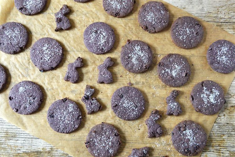 Try these Healthy Yacon &amp; Almond Easter Biscuits - an Easter bunny biscuit with a difference! 🐇 Made with unique antioxidant rich purple corn flour &amp; spiced with familiar flavours 🍪 Recipe by <a href="/Choclette8/">Choclette</a> #easterbiscuits #veganbaking #easter #freefrom bit.ly/2oyZtJj