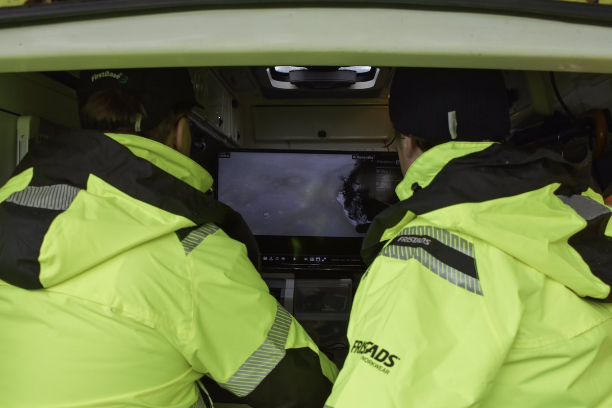 UAS_501's tweet photo. #Fristads tukee RPAS-hälytysryhmäämme, kiitos hienoista hivis-takeista! Tuki vapaaehtoisille on tärkeää. Näkyvä yhtenäinen ulkoasu parantaa myös turvallisuutta. https://t.co/aZBXdyzj2R