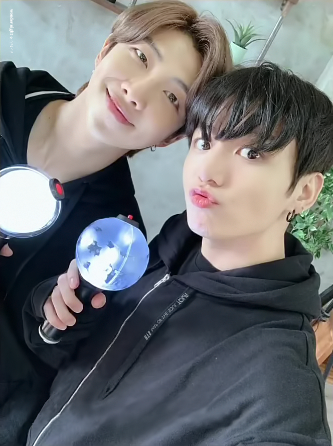 wnxxjk's tweet photo. 🐨🐰
#남준 #RM #정국 #JUNGKOOK @BTS_twt 
https://t.co/PZpJZnZ5Qh
https://t.co/XbTR36xuMd
https://t.co/iAJeQycfcT
https://t.co/ync0ufHXEJ https://t.co/sE89iJSNiP