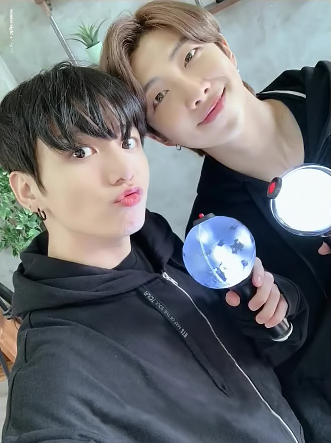 wnxxjk's tweet photo. 🐨🐰
#남준 #RM #정국 #JUNGKOOK @BTS_twt 
https://t.co/PZpJZnZ5Qh
https://t.co/XbTR36xuMd
https://t.co/iAJeQycfcT
https://t.co/ync0ufHXEJ https://t.co/sE89iJSNiP