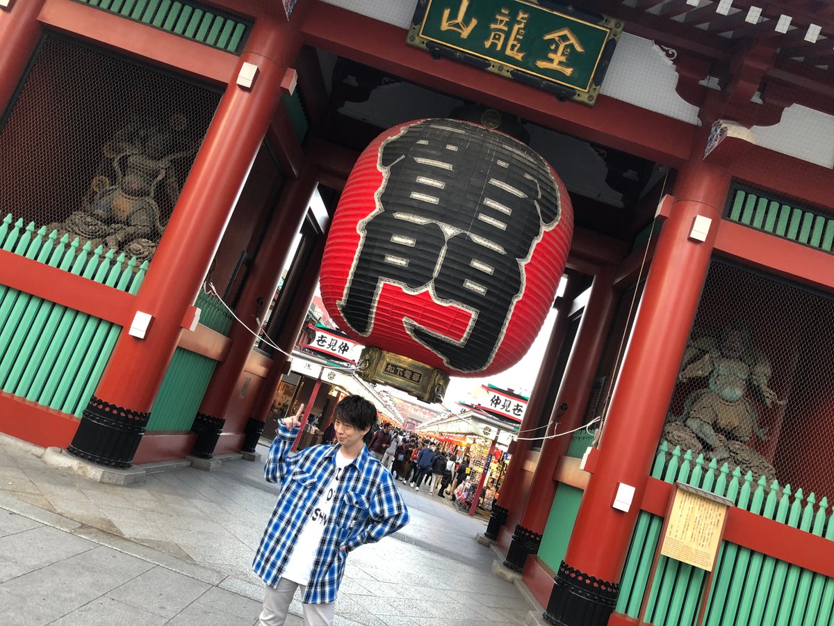 公式 Tvガイドperson 姉妹誌 関連商品 Tvガイドvoice Stars特別編集 酒と泪と良平と 好評発売中 木村良平 さん Ryouhey Drunk の連載まとめ本からメイキングを公開します 限定版をご購入いただくと 抽選でサイン会にご招待 限定表紙版