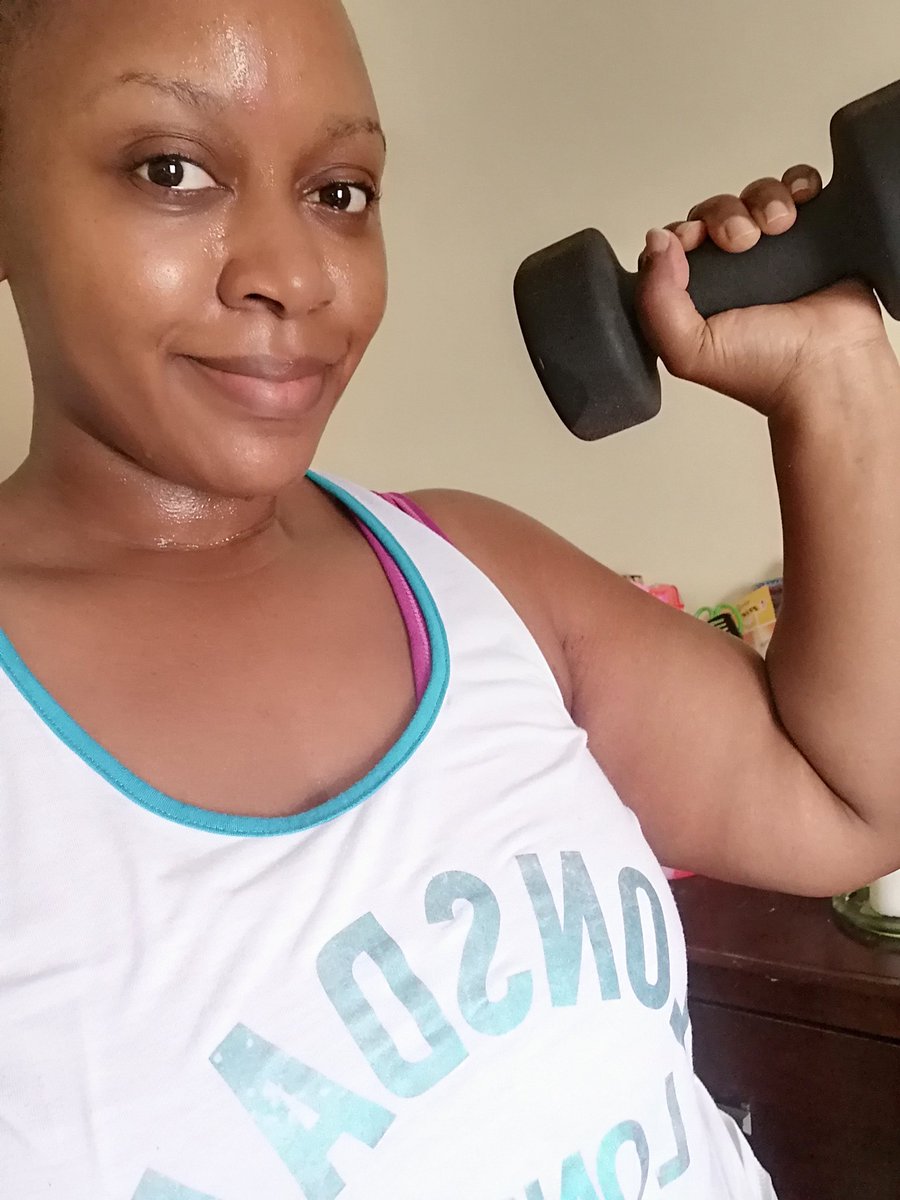 lupwesha's tweet photo. The sweat is real though! This ain't even right, but I am one step closer to my goal, how you doing?
#strengthtraining #45MinuteStrength #GettingStonger #ThisGlowThough https://t.co/muXIoLthID