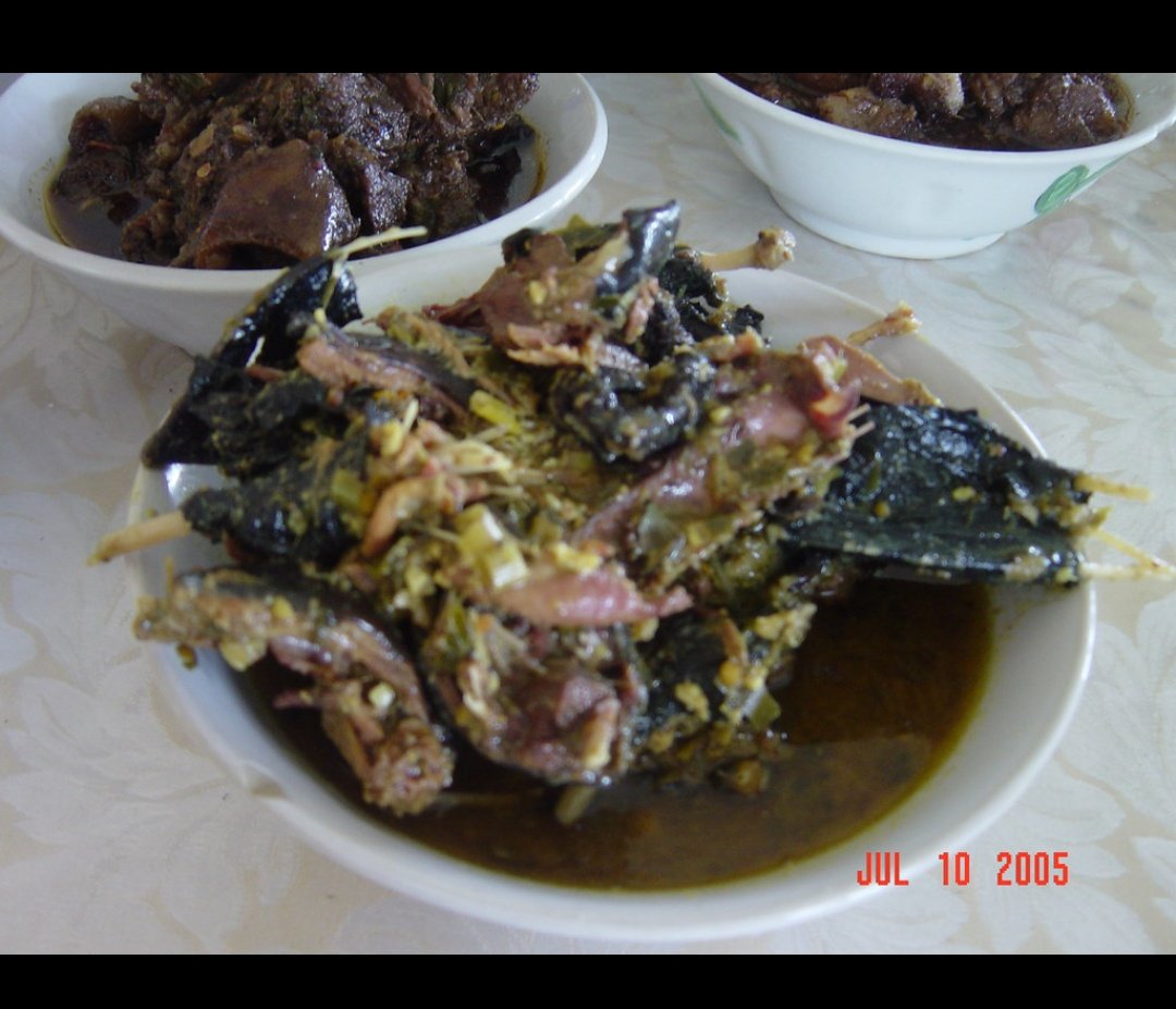 ChineseIsShit's tweet photo. Time for dinner ~~Chinese 💖
Today's meal is the mother of chinese virus   BAT ！！！😍😍
We all know how much chinese love BAT 😏😏😏
#china #Chinese #nnevyy #neevvy #ChinaVirus #ChinaIsAsshoe #CCPVirus #nmsl https://t.co/8Zn8PuzejB