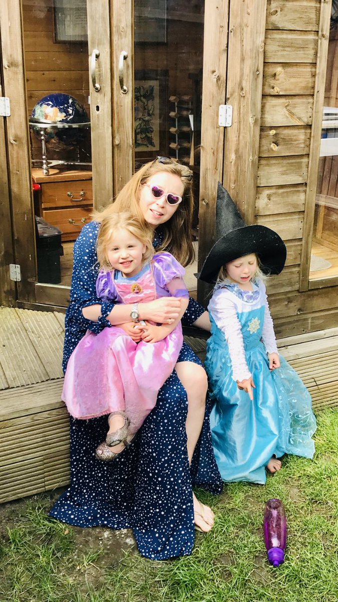 #SparkleforSocialCare is pretty easy for Rapunzel &amp; Elsa 💗We’ve donated to #Care4Carers <a href="/CareWorkersFund/">The Care Workers' Charity 🧡</a>- you’re all AMAZING. With special thanks to Elsa for the loan of her sparkly 🕶 (which is a pretty big deal for her..) <a href="/caresectorball/">Care Sector Ball</a>