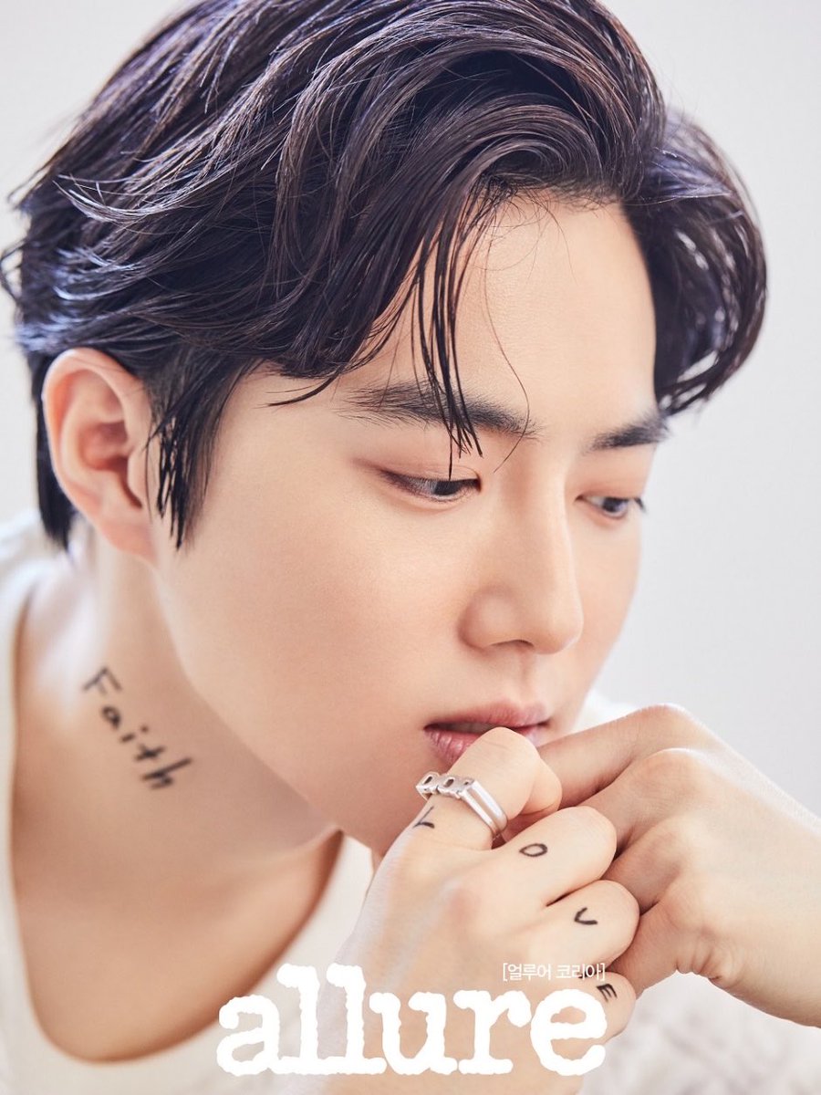 CHANSOOperior's tweet photo. KIM JUNMYEON NEEDS TO CALM TF DOWN!!! @weareoneEXO https://t.co/1iYF6WTWux
