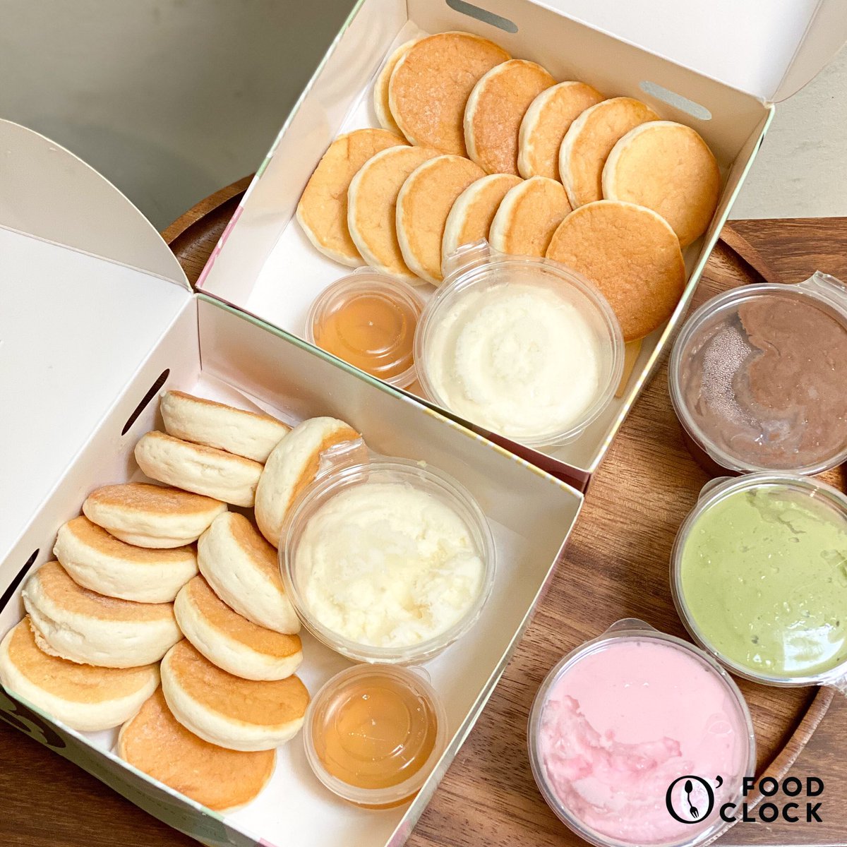 foodoclockth's tweet photo. mini Premium Pancakes 🥞 แพนเค้กชิ้นจิ๋วจาก Grams ถึงจะไม่ได้ฟูเบาเท่าสไซส์ปกติแต่ก็นุ่มเด้งๆทานเพลินอยู่นะ แต่ละเซตเสิร์ฟมาพร้อมนามะครีมรสออริจินัล และเมเปิ้ลไซรัป เพิ่มTopoing นามะครีมนมเย็น ชาเขียว ช็อกโกแลตได้ด้วย #อร่อยรีวิว #รีวิวอร่อย #อร่อยไปแดก @aroii https://t.co/q6jZdxLHm4