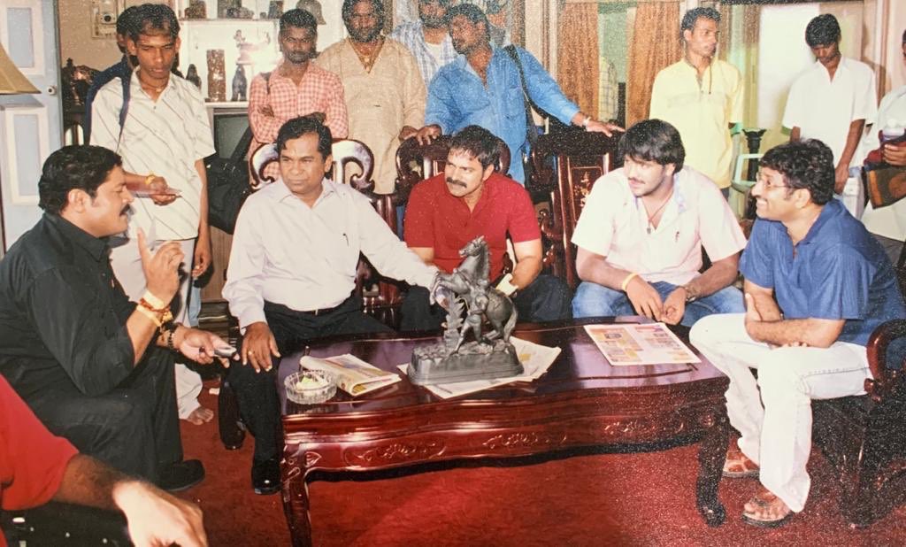 MoviesBuzz9's tweet photo. Today #Dhee movie completed 13 years. A remarkable Combination of @SreenuVaitla, @iVishnuManchu & #Brahmanandam.
A perfect Fun Family Entertainer
#13YearsForDhee
#Chakri #Srihari @geneliad @actorbrahmaji @Mee_Sunil @konavenkat99 @Gopimohan https://t.co/Q8M2HD4gnD