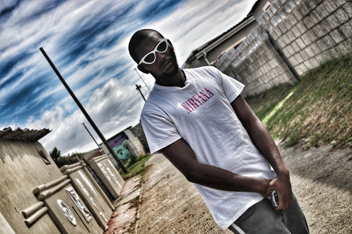 CdzNCassettes's tweet photo. Music video Mode 🎥🎬

First Single from my EP titled #XHOSAWAVE

GTTM (Get to the Money)
#GTTM https://t.co/EUJdekNAmS