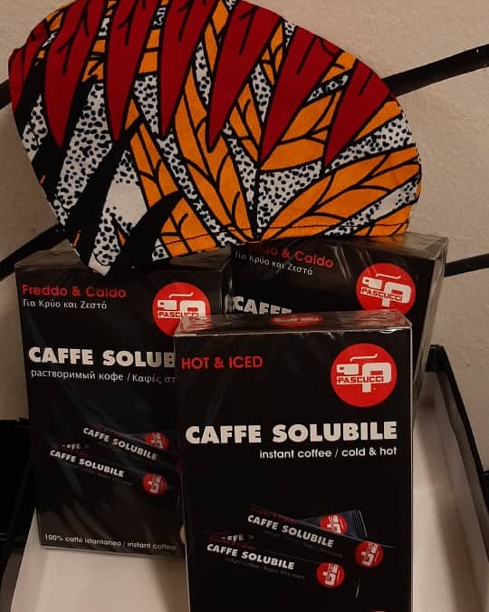 ilCaffeLagos's tweet photo. Do you know that when you order for 3 packs of our instant coffee you get a reusable #facemask ? 😮

Yes, you get a face mask and also, the first 30 orders get a branded cup😁. 

With ₦3,500 you can get your order delivered to you FREE!

#ilcaffelagos #Pascucci #COVID19 https://t.co/vWidRj74Dk