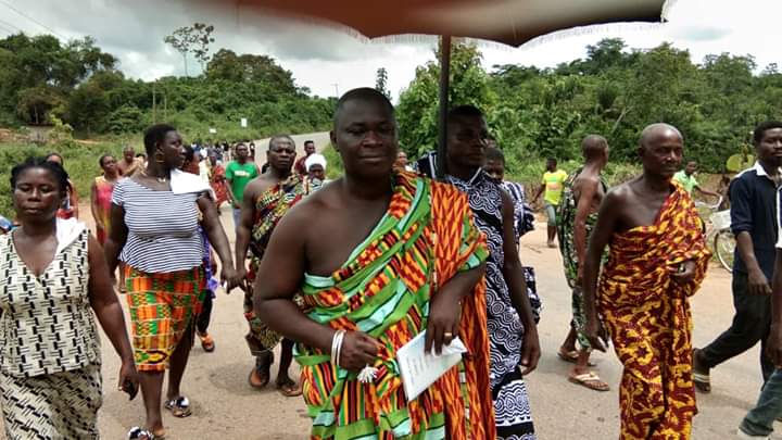 CELEBRATING THE 1st ANNIVERSARY OF NANA TABONO BONSU III.We pay special tribute to Nana Tabono Bonsu III, Chief of AKYEASE (Achiase) near Bomfa in Asante Akyem.The Akyease Stool and Royal family, belongs to the EKUONA Abusua.The family and Stool, originate from Adansi.