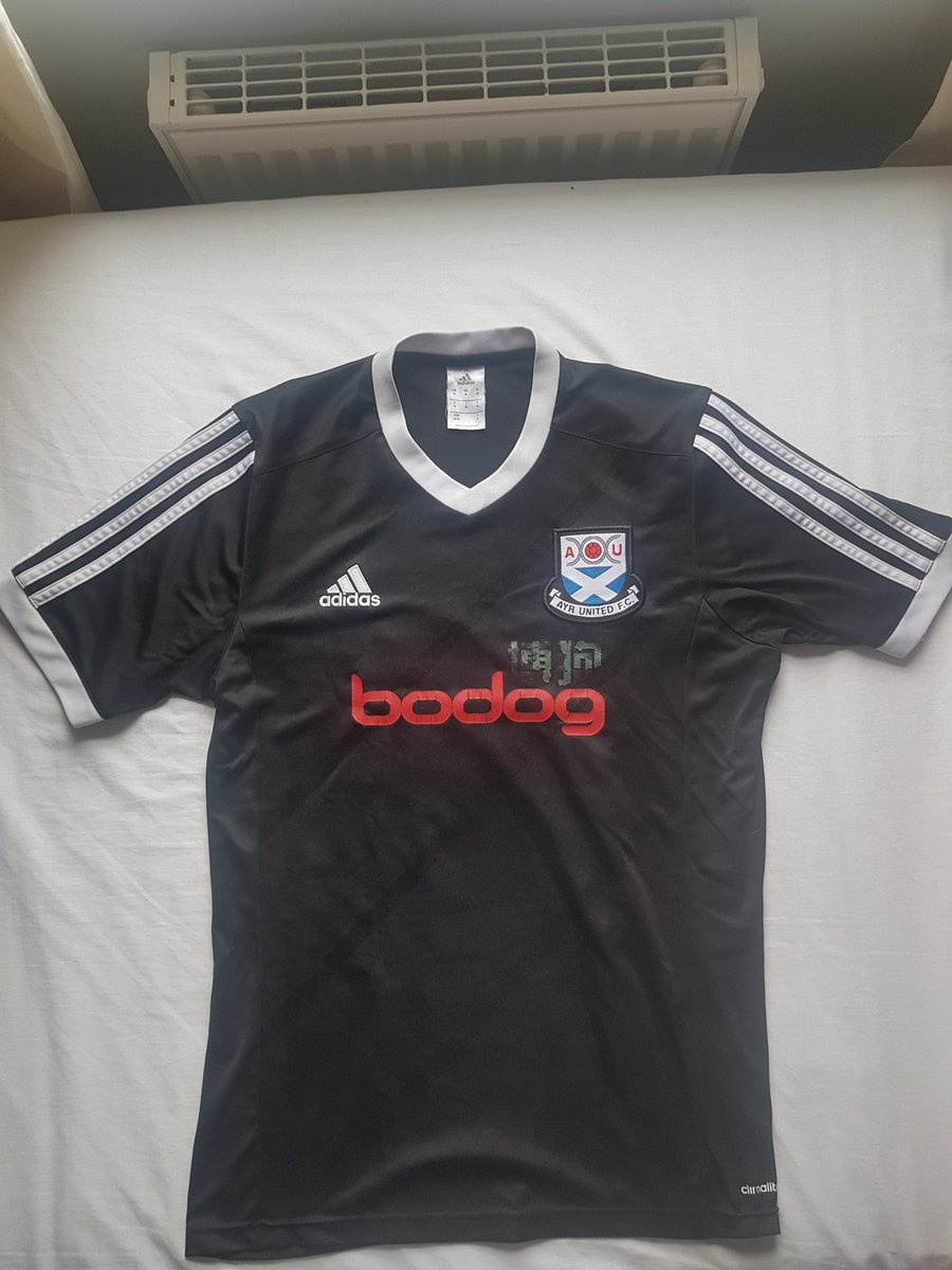 Day 19:Ayr United home, 2014/15.As worn by probably statistically the worst Ayr team ever. Almost relegated to the bottom tier, surviving on the final day. Nice shirt though, so at least looked good when we were getting horsed. 8/10. @homeshirts1