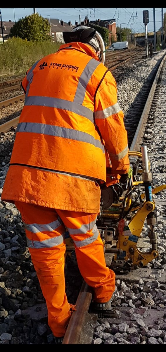 StoneAllianceS1's tweet photo. One of our Cembre Fastclip Operator's Supporting @TorrentRail on @networkrail job in Preston over the Bank Holiday weekend #railwayfamily #railway #HomesafeEveryday https://t.co/7xMLujhOCC