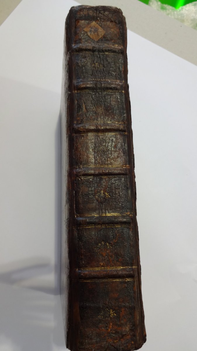 bindingrepairs's tweet image. Repaired boards re-attached and refurbished. sycamorebookbinding.co.uk