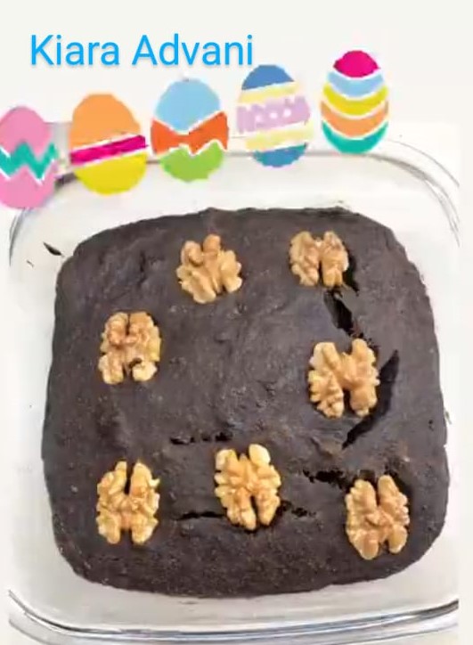 thestorylab_in's tweet photo. Necessity is the mother of inventions. Celebrities take the lockdown period to learn baking.
And we must say the cakes look delicious!!
#StayHome #StaySafe #Cake #Baking #Letusfighttogether #Covid19 #KanganaRanaut #SonamKapoor #KiaraAdvani https://t.co/cS79ZUFykZ