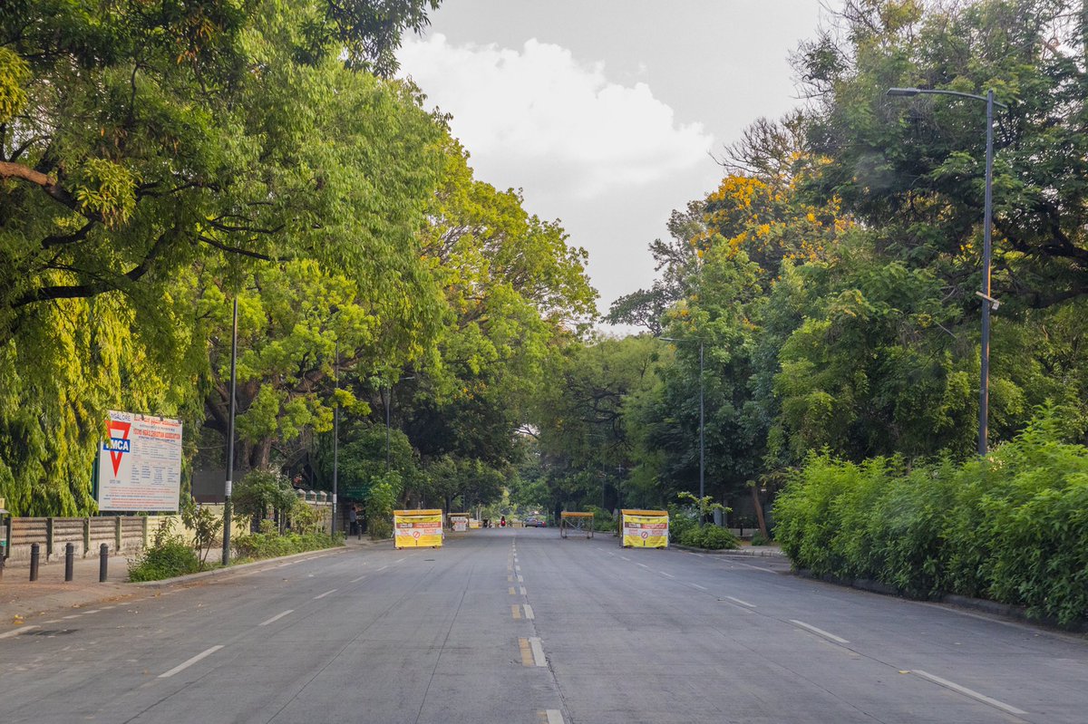 Satvik's tweet photo. Green Bengaluru!! Bengaluru during Lockdown.
#Bangalore #BengaluruLockdown #StayHomeIndia #indiastreets #bengaluru @WeAreBangalore https://t.co/SinkzJnTeD