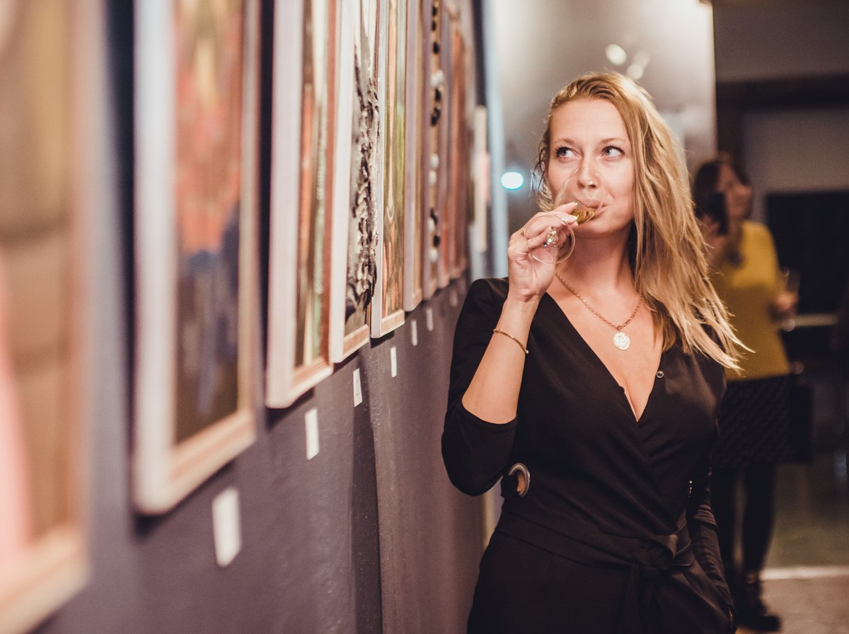 ARTMUZA's tweet image. ✨Для чего нужно посещать АРТМУЗУ?

😍Посещая АРТМУЗУ, человек развивает свое воображение. Рассматривая те или иные картины, он как будто переносится в прошлое и начинает отождествлять себя с полотнами автора.

😉 Человек старается понять чувства, мысли… t2p.pw/PySaGnZOyw