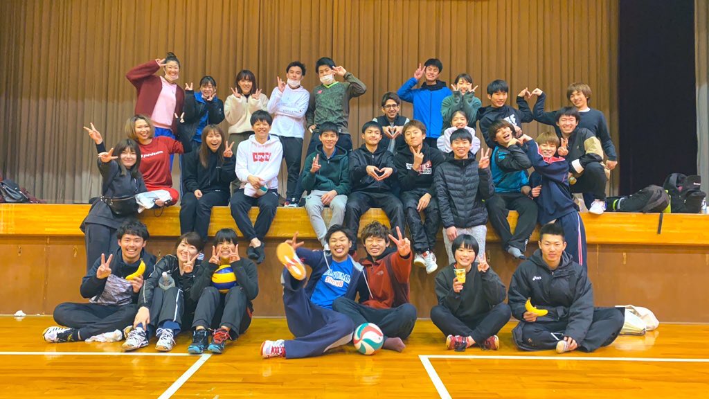 Bonds_Limit's tweet photo. 今この現状ウイルスに感化されてる世の中で1番しんどいのは、バレーするために体育館が借りられないことだよ。 https://t.co/qMYCEVzHW3
