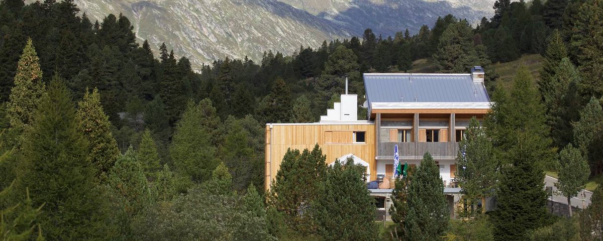 RSIonline's tweet photo. Al centro la #montagna: il Centro #ProNatura si trova a 1750 metri di quota ed è situato a 5 km a sud del valico del #Lucomagno in zona #Acquacalda, in uno dei più affascinanti paesaggi naturali svizzeri.
@ProNaturaSuisse @pronaturach #CentroProNatura
https://t.co/60C9ghM4vy https://t.co/fCFw71wTyv