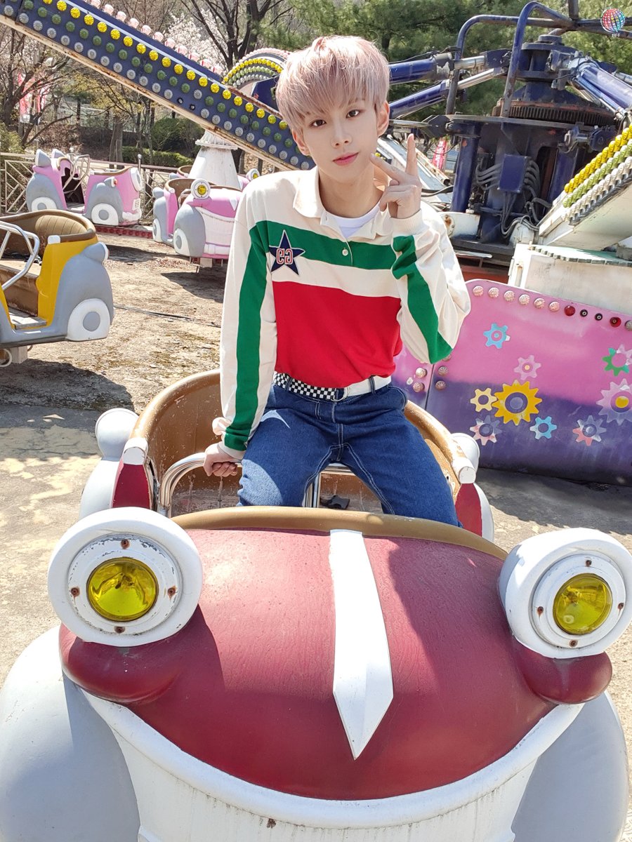 McndOfficial_'s tweet photo. 천사들이 꽃 구경하러 지구로 내러왔대요~👼👼🌸🌸

#MCND #휘준 #HUIJUN #윈 #WIN
#SCHOOL_AGE #떠 #Spring
#1theK #원더케이 #스페셜클립 #SpecialClip https://t.co/WGqn7Nju63