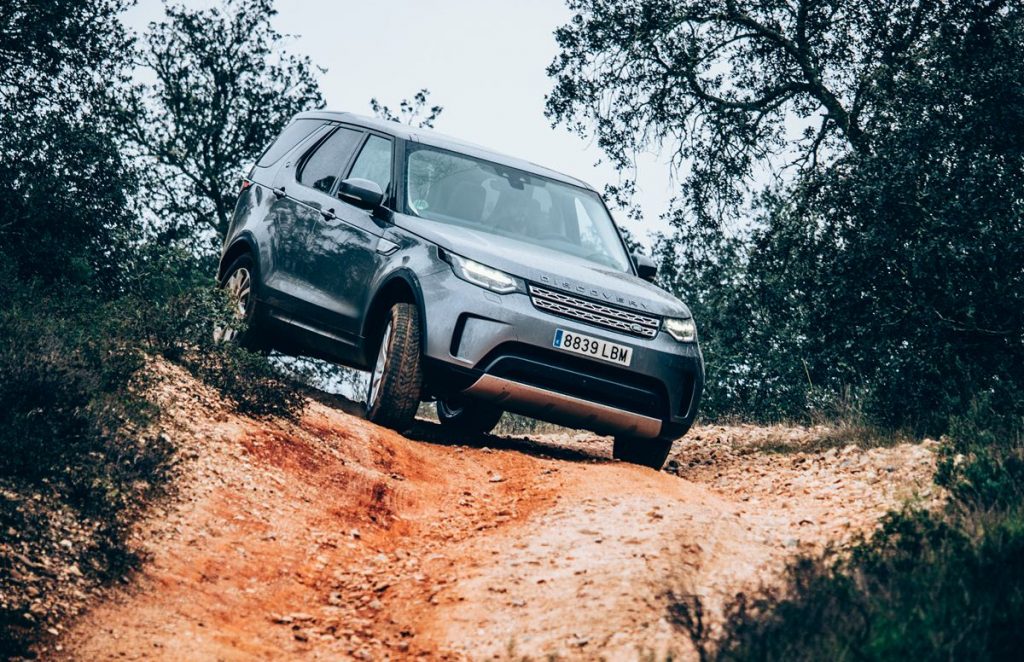 holycarstv's tweet photo. Sí, el @LandRover_es Discovery 2020 sale un poco caro, pero es que lo vale. ¡Vaya todoterreno, lo tiene todo! @victordgpr lo ha probado y te cuenta cómo va 👌😁 https://t.co/pilVQiHZnG
#landrover #discovery #landroverdiscovery #lrdiscovery #discovery2020 #todoterreno #tt #4x4 https://t.co/TBM7JadaFv