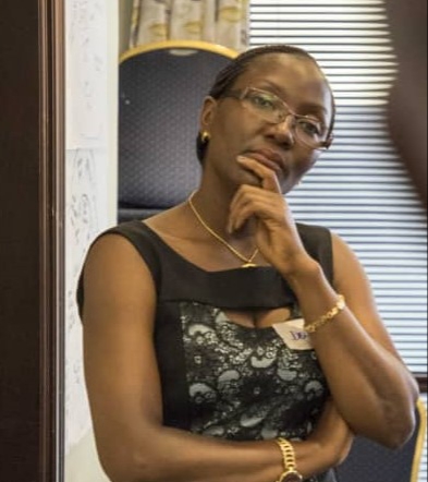 Covid19_CMR's tweet photo. Tous les dimanches, sur notre site Internet, rédigée par Dorothée Ndoumbe, une revue de la presse camerounaise sur le Covid-19. (Les contributions des autres pays du continent sont les bienvenues : editor@covid-19-cameroon.org). Voici le premier numéro : https://t.co/hWK9UraExg https://t.co/Jj21C3YPIK