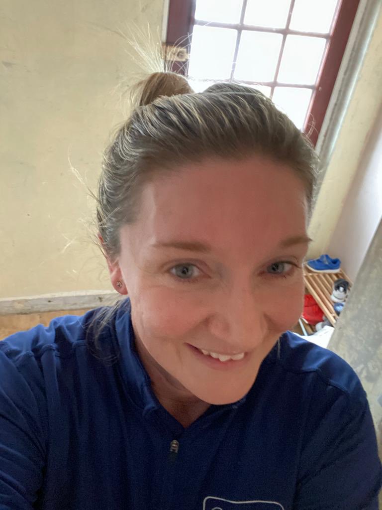 Alamps81's tweet photo. The wife’s even getting involved for a fantastic cause. She’s an nhs worker herself and long suffering footie wife/mum to us boys. Amazing effort @Run5k4NHS @RoffeyFC @lucylamps https://t.co/azhf2s0wAq