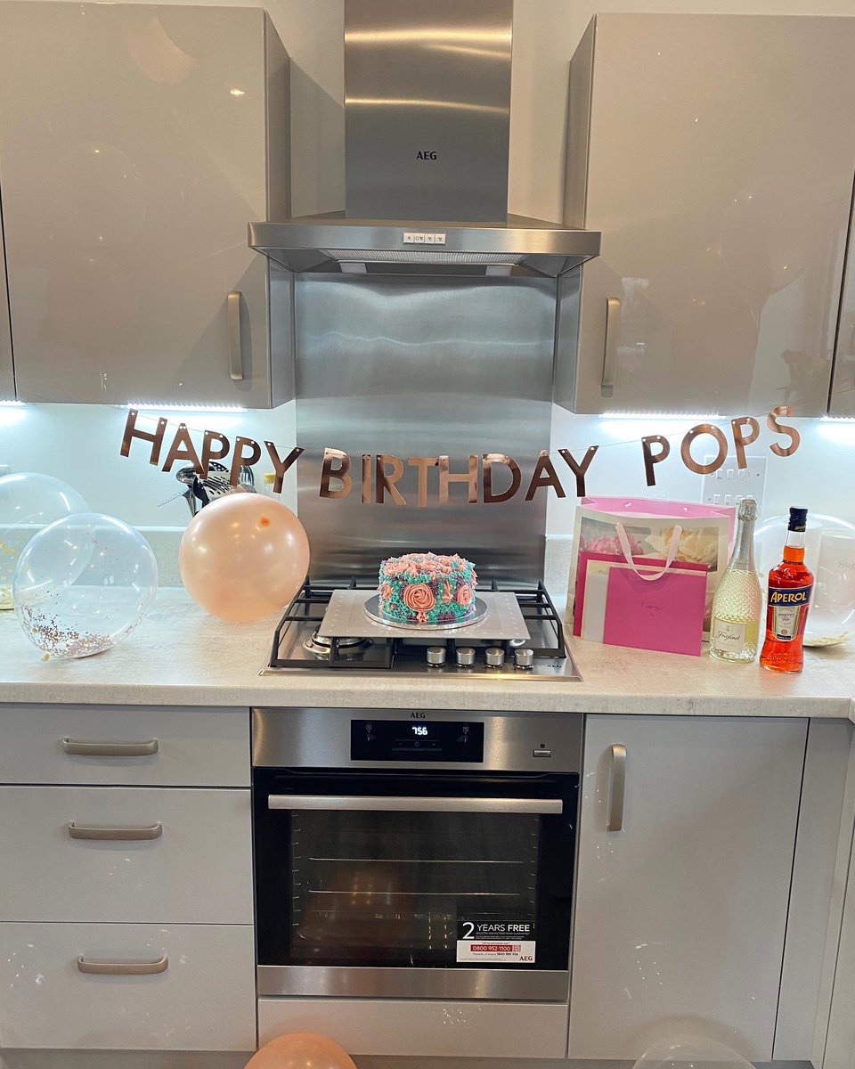 GriffithsPoppy's tweet photo. Not the birthday I planned but it makes you realise what’s important in life . As long as all of my family and friends are safe that’s all that matters . So grateful for them all ❤️ https://t.co/bBt1zUcngc