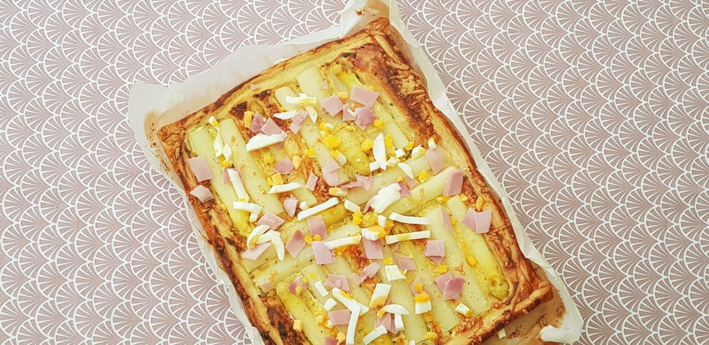 Plaattaart met witte asperges, ham en ei lekkerhappen.wordpress.com/2020/04/13/pla…