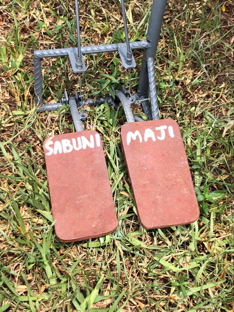 MadeByAfriCraft's tweet photo. While the cases of covid-19 are increasing in Tanzania, we are finding creative ways to stop the spread. This a No Touch Handwashing Unit that operates with foot pedals! https://t.co/vQTKOakyNn