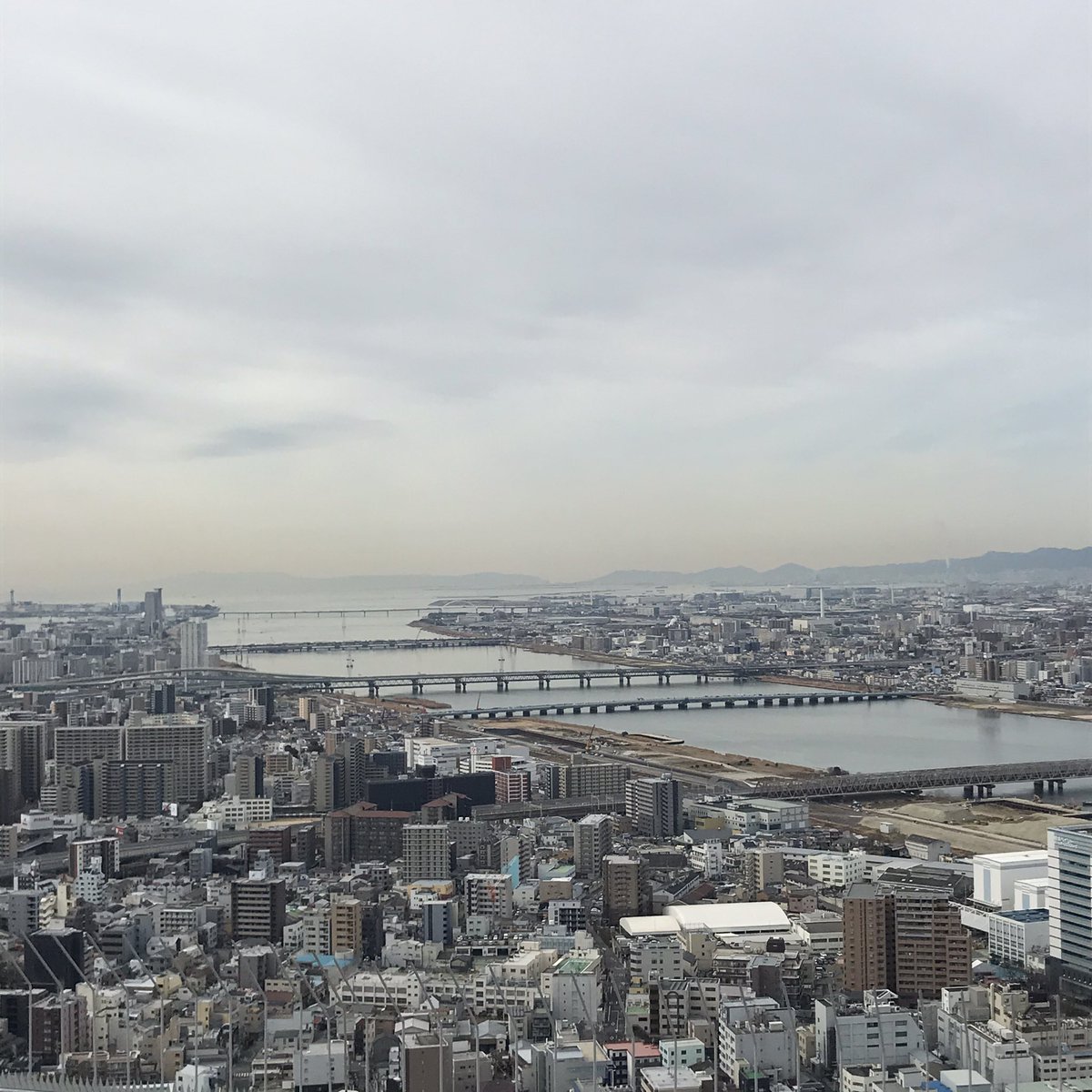 Les vues du ciel de cette ville (depuis la Mori Tower et le château) sont magnifiques