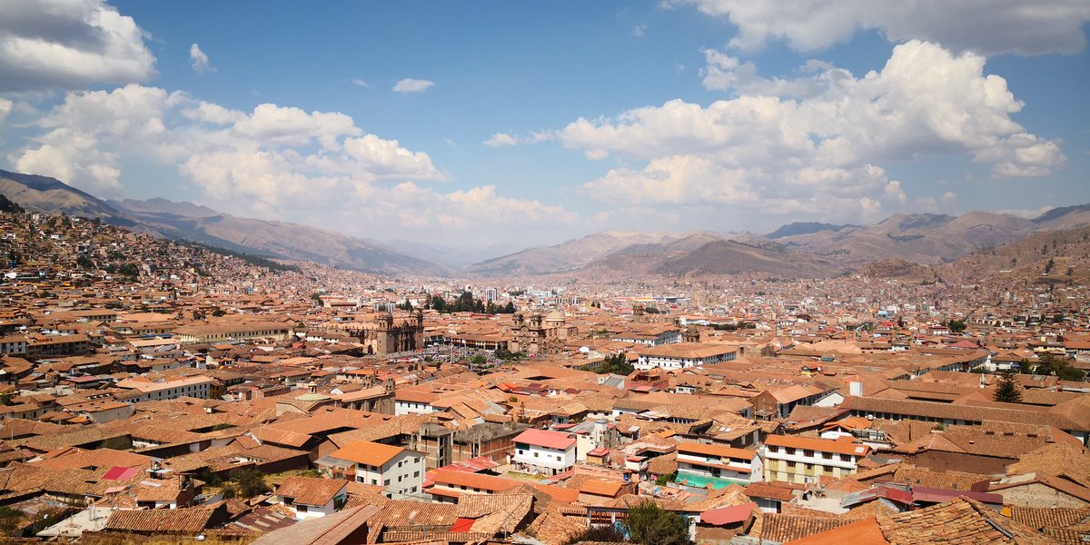cooper_kerry's tweet photo. #virtualPeru - Inspired by a few others who are sharing their mountaineering & trekking trips, I thought I'd share one of mine from last summer. This is Cusco, it took 2 days to get here & at 3400m I needed to stay a couple of nights. A huge city with a very Spanish feel. https://t.co/eZY1G17bRO