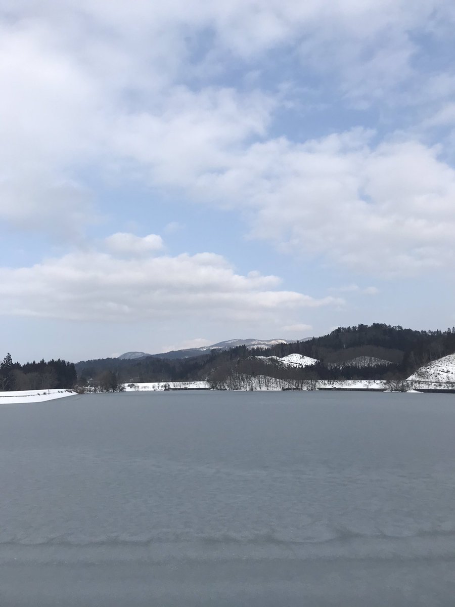 On s’est baladés aussi derrière le parc du château et là question neige on a été visser mdrrrr