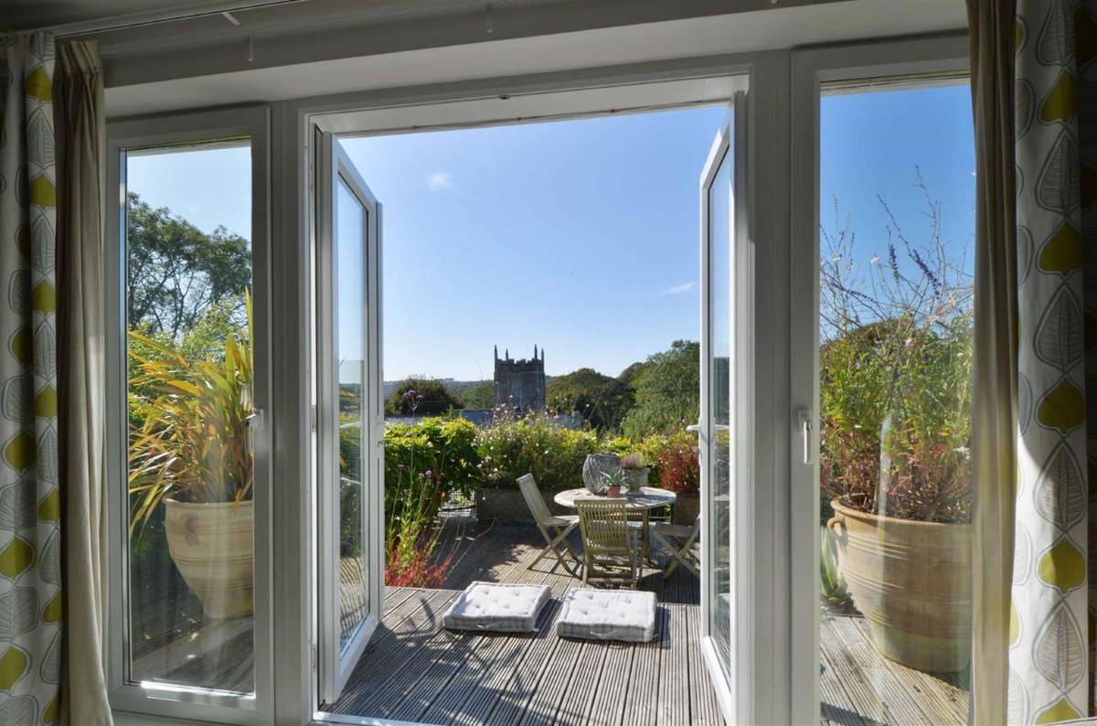 Philip_Martin_'s tweet image. Did you know we have been independently selected as a local Relocation Agent, we work together with around 700 fellow Relocation Agent offices across England, Scotland and Wales. 🏴󠁧󠁢󠁷󠁬󠁳󠁿🇬🇧🏴󠁧󠁢󠁥󠁮󠁧󠁿🏴󠁧󠁢󠁳󠁣󠁴󠁿

#LocalAgent #NationalCoverage 
@RelocationAgent 

🌐philip-martin.co.uk/our-services/r…