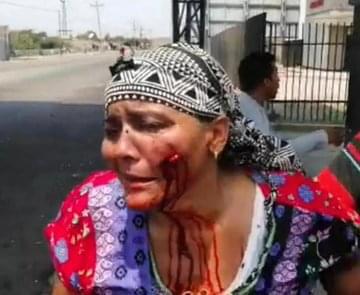 alcaldeledezma's tweet photo. Maduro, los guajiros no te perdonaran esta masacre.
En La Guajira , indígenas Wayúu reclamaban pacíficamente, unidos a  niños y ancianos por la negligencia de autoridades y por el hambre a la que están condenados por el confinamiento, sin alimentos,  ni agua, ni luz, ni medicinas https://t.co/yUdcGCMOGG