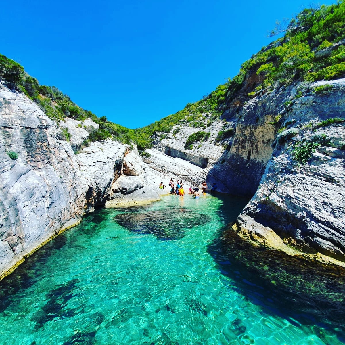 BlueCaveExpress's tweet photo. Our team knows all the best hidden locations around Adriatic! #stayhome #StaySafe #ThisTooShallPass #islandlife #SummerVibes #TravelTomorrow #travelphotography #BlueCaveExpress https://t.co/ir1oFMI23Q