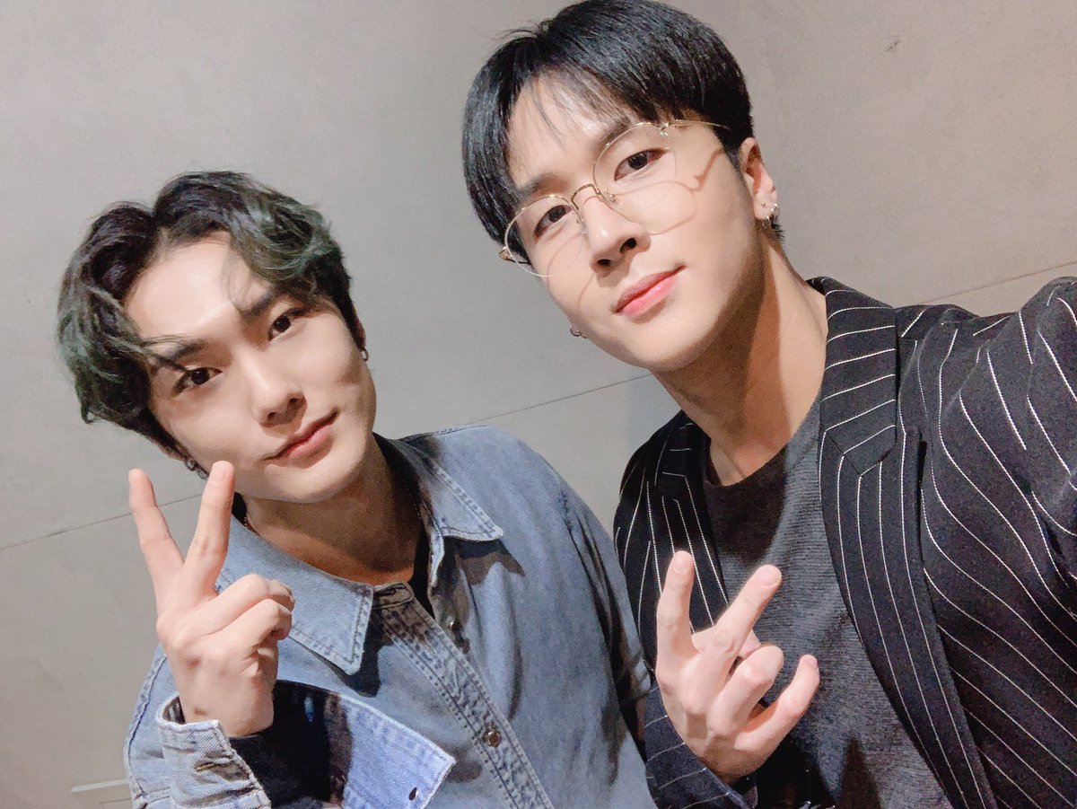 GROOVL1N_GTCK's tweet photo. [#RAVI &amp; #Xydo]
잠시 후, PM 8시!
107.7 MHz #이준의영스트리트
#라비 &amp; #시도 와 보는라디오에서
함께 만나요!
본방사수🤘 https://t.co/8yWdGOV4wR