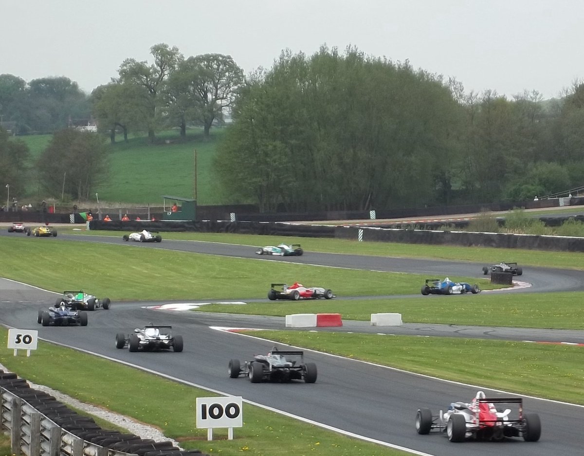 alan_auto19's tweet photo. Race 1 of the 2011 @BRDCBritishF3 meeting @Oulton_Park. The cars coming over #hilltop and approaching #knickerbrook.
@lucasforesti @FelipeNasr @jazemanjaafar @Carlos_Huertas @HarryTincknell
@FortecM @CarlinRacing #RobertoMoreno
π§π· π¨π΄ π²πΎ https://t.co/vZEDvcQzvA