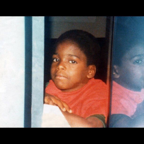 shavar's tweet photo. Me age 9. Early 1980s. On the set feeling sick. Not always glamorous for child actors.
——
#the80s #sitcom #tvshow #1980s #diffrentstrokes #arnolddrummond #1980sfashion #childstar #arnoldjackson #ilovethe80s #classictv #eighties #differentstrokes #80stv #80svintage #garycoleman https://t.co/bdjgjbumIC