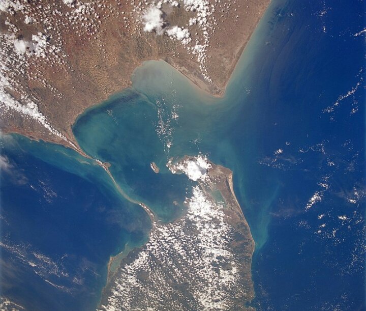 Thread - रामसेतु Is a chain of limestone shoals, between Rameshwaram island, off the southern coast of Tamil Nadu India, and Mannar Island, off the northern coast of Sri Lanka. Geological evidence suggests that this bridge is a former land connection between India & Sri Lanka.