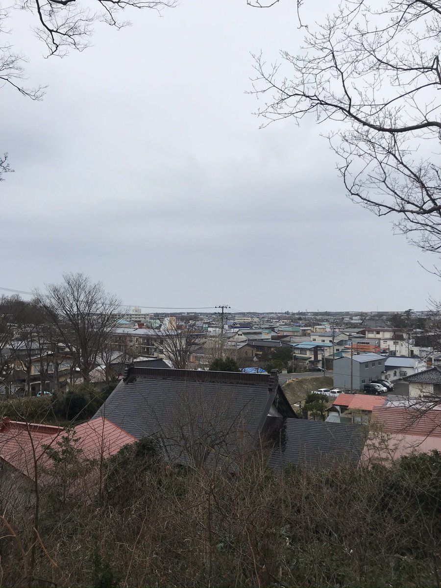 Après le deuxième jour on voulait bouger à Oga (le bout de la péninsule) et on a pris le train à l’envers donc on s’est retrouvé dans un endroit com ple te ment random à 2h au sud d’Akita