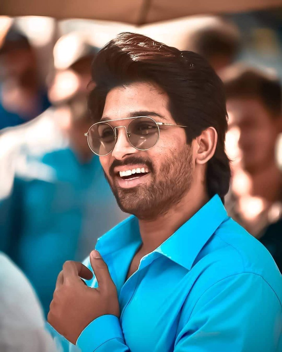 PushpaRaj1000's tweet photo. Follow 🏃  support me 🤞
New Hindi fans account 

       Full Active 🆔

      @MumbaiAAfc 

💯💯Follow 🏃back 🔙

Allu arjun fans support me 

@Alluarjun #AlluArjun #MalluArjun #Pushpa https://t.co/6oXJPiScQm