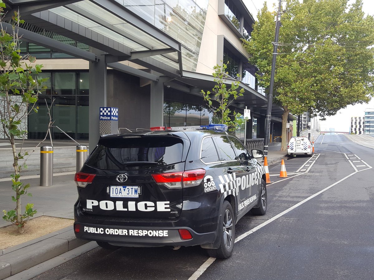 . @VictoriaPolice Are police vehicles, in a non emergency situation, allowed to park in bike lanes? It's a common situation on La Trobe just west of Spencer.Traffic is quiet now, but it is sometimes dangerous.Photo @ 2020-04-12 08:21 #melbourne  #vicpolice